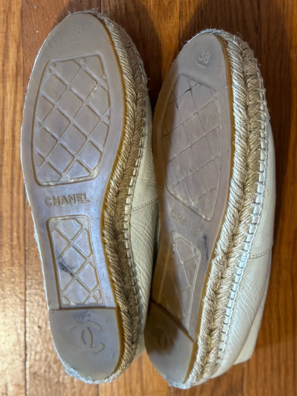 Chanel White Leather CC Logo Espadrilles Flats Size 38